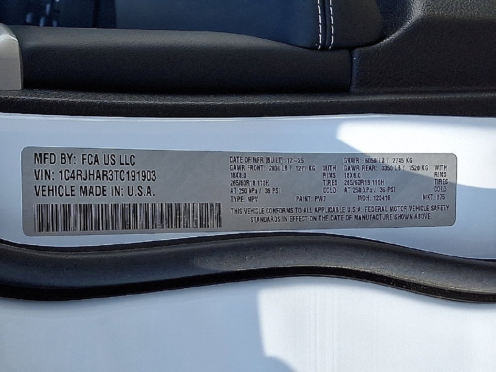 Used 2026 Jeep Grand Cherokee Altitude AWD/4WD image 30