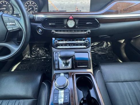 Used 2018 Genesis G90 5.0 Ultimate RWD image 3