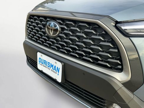 Certified 2025 Toyota Corolla Cross XLE image 22