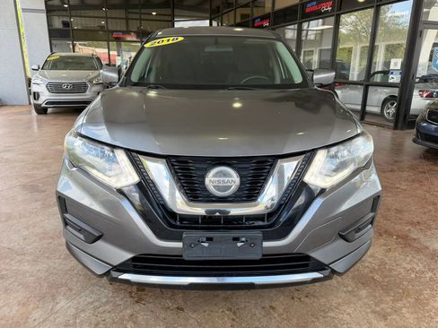 Used 2018 Nissan Rogue S image 2