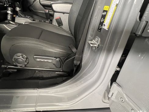 Used 2023 Jeep Wrangler Unlimited image 25