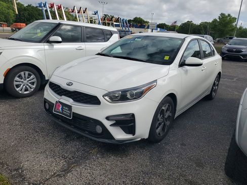 Used 2021 Kia Forte LXS image 2