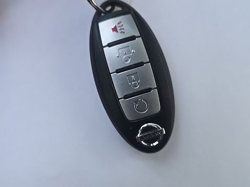 Used 2018 Nissan Titan PRO-4X image 39