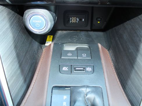 Used 2021 Toyota Venza XLE w/ Softex Package image 27