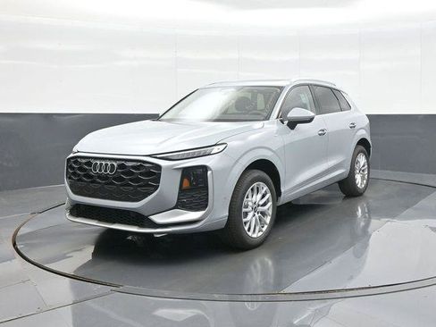 New 2026 Audi Q3 quattro 2.0T AWD/4WD image 3