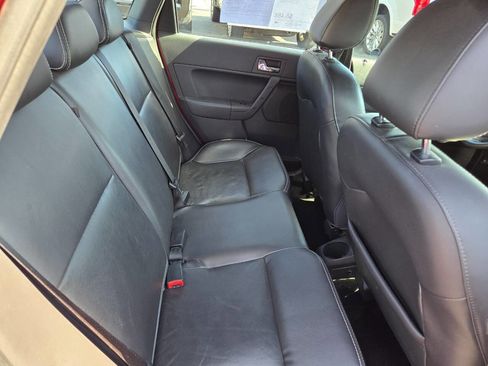 Used 2010 Ford Focus SEL image 24