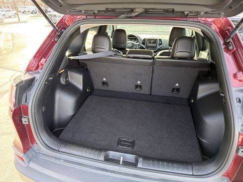 Certified 2020 Jeep Cherokee Latitude Plus w/ Cold Weather Group image 32