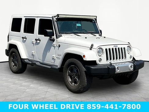 Used 2018 Jeep Wrangler Unlimited Sahara AWD/4WD image 3