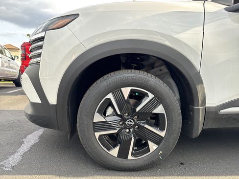 New 2026 Nissan Kicks SV w/ Cold Weather Package AWD/4WD image 7