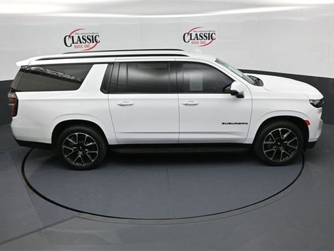 Used 2021 Chevrolet Suburban RST w/ Luxury Package image 22
