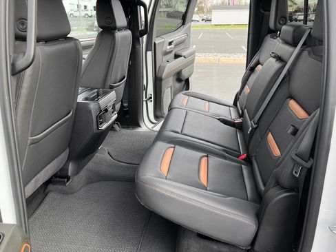 Used 2024 GMC Sierra 1500 AT4 image 17