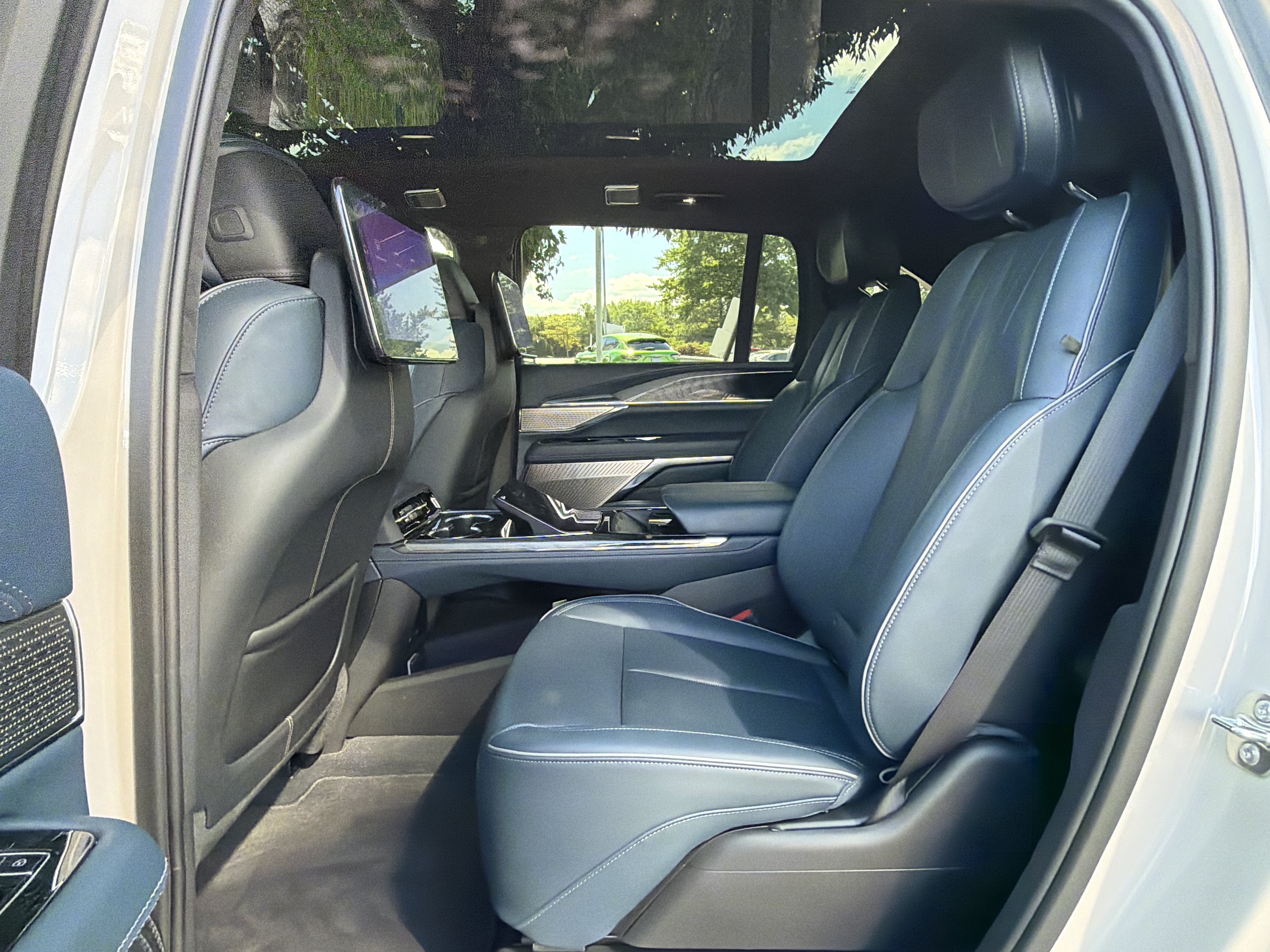Used 2026 Cadillac Escalade IQ Sport 2 AWD/4WD image 30