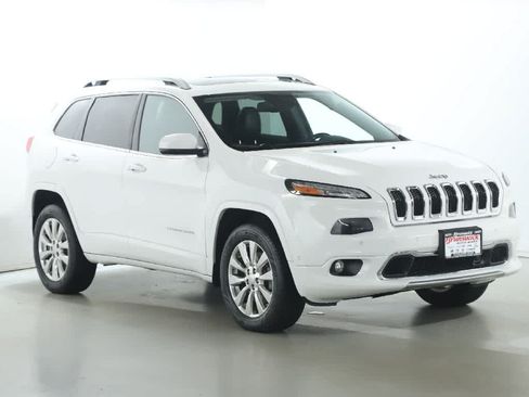 Used 2018 Jeep Cherokee Overland w/ Technology Group AWD/4WD image 9