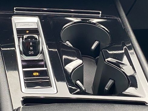 Certified 2024 Volkswagen Atlas Cross Sport SE w/ Panoramic Sunroof Package AWD/4WD image 10