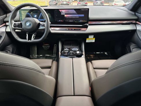 Certified 2026 BMW i5 eDrive40 w/ M Sport Package image 18