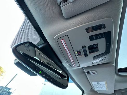 Used 2023 Toyota Sienna XLE image 31