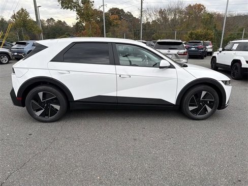 New 2026 Hyundai Ioniq 5 SE image 8