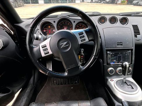 Used 2008 Nissan 350Z Touring RWD image 5