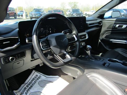 Used 2025 Ford Mustang GT Premium RWD image 13