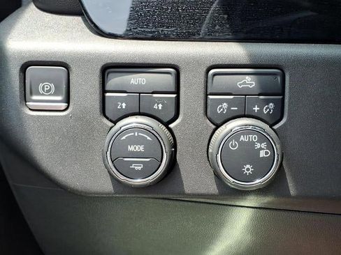 Used 2023 Chevrolet Silverado 1500 LT AWD/4WD image 14