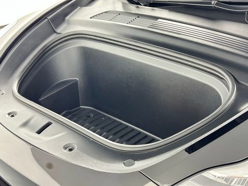 Used 2021 Tesla Model Y Long Range image 35