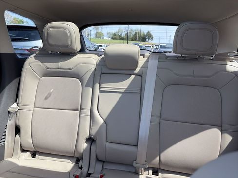 Used 2022 Lincoln Corsair AWD w/ Premium Package image 23