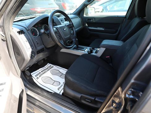 Used 2009 Ford Escape XLT FWD image 16
