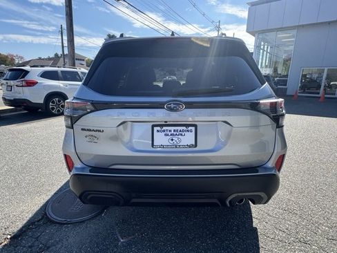 Used 2025 Subaru Forester Limited image 4
