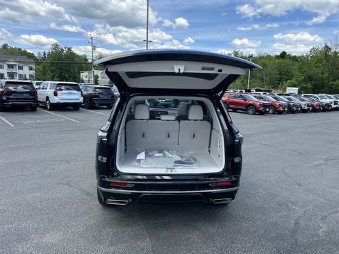 New 2026 Buick Enclave Avenir w/ Super Cruise Package FWD image 11