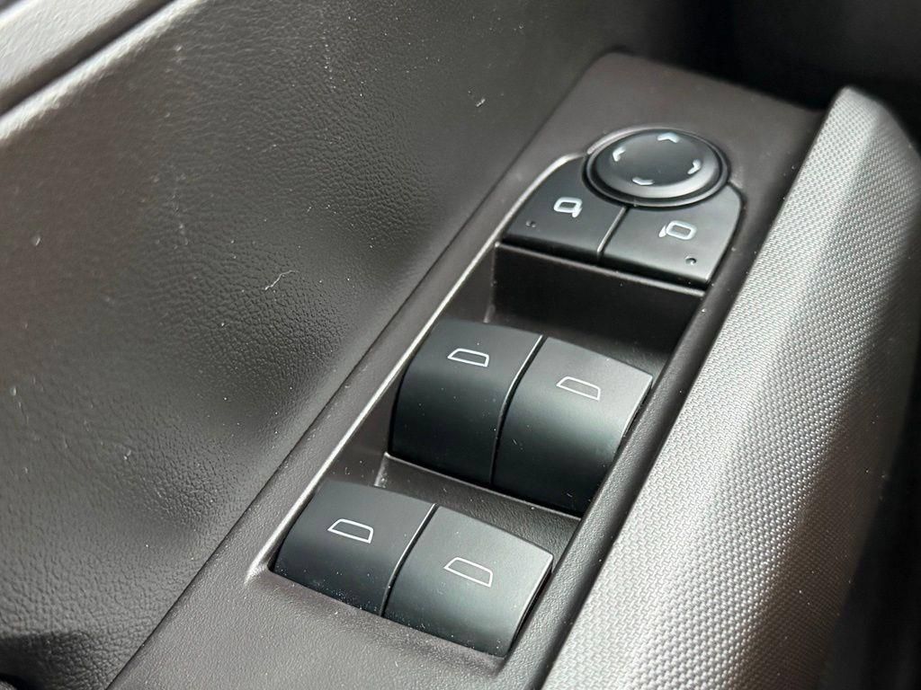 Used 2024 Chevrolet Colorado W/T RWD image 18
