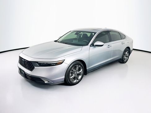 Used 2024 Honda Accord EX image 3