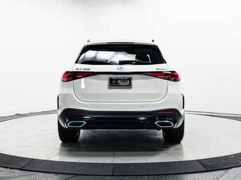 Used 2025 Mercedes-Benz GLC 300 4MATIC image 30