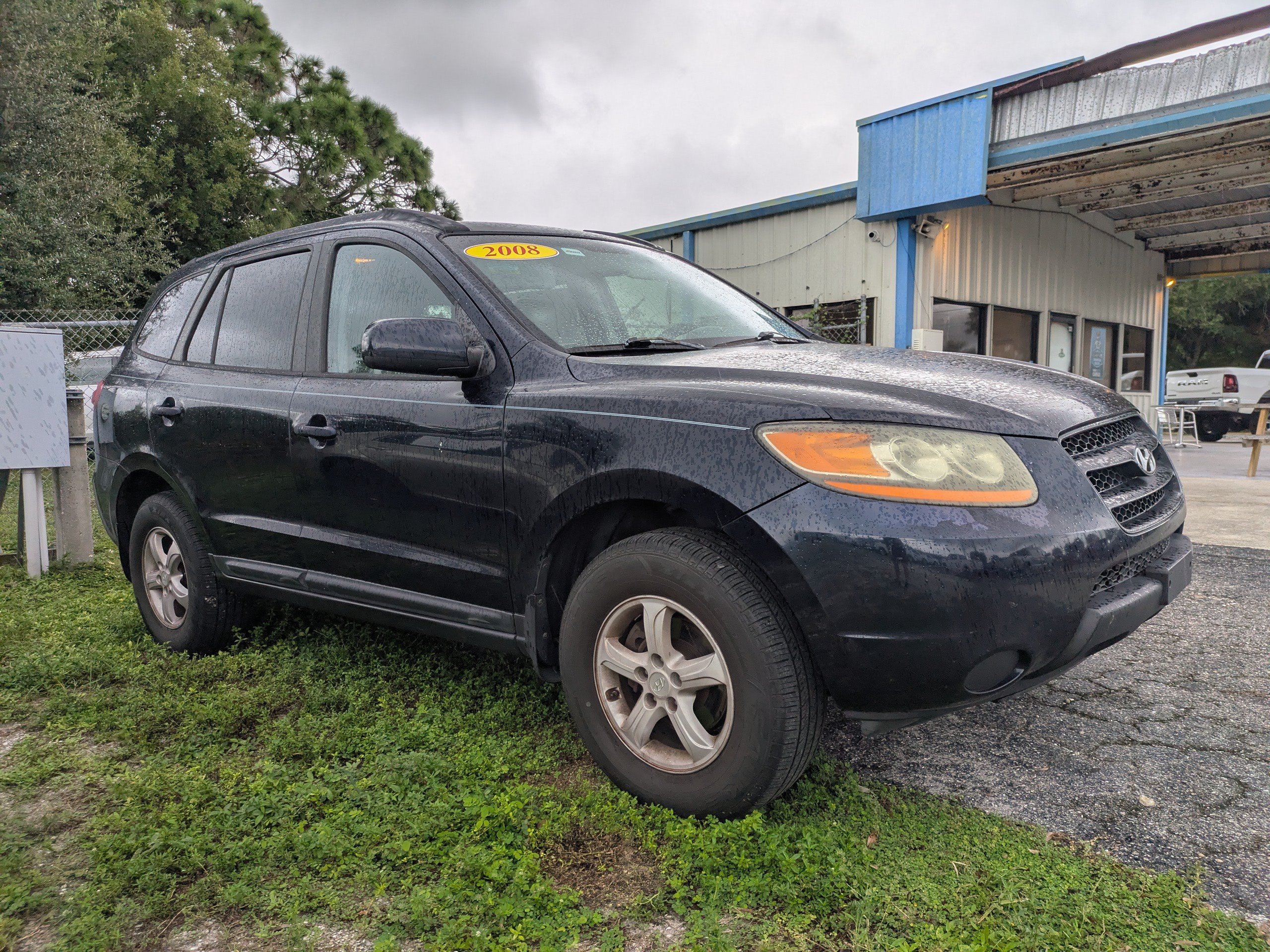 Used 2008 Hyundai Santa Fe GLS FWD image 2