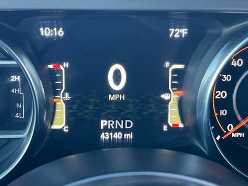 Used 2022 Jeep Gladiator Sport AWD/4WD image 10