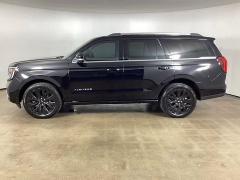 Used 2025 Ford Expedition Platinum w/ Driver's Package AWD/4WD image 10