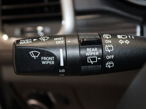 Used 2022 Jeep Grand Cherokee Laredo X image 34