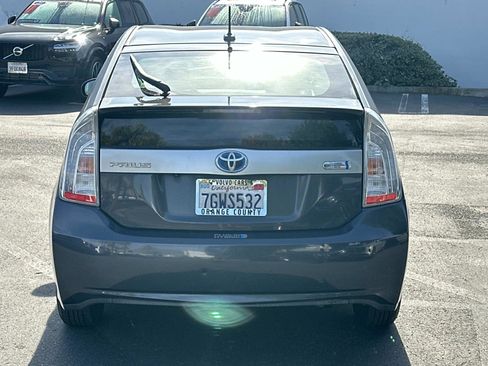 Used 2014 Toyota Prius Plug-In Hybrid image 5