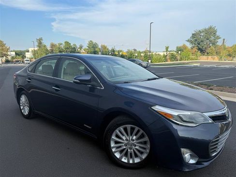 Used 2014 Toyota Avalon Limited w/ Technology Package FWD image 10