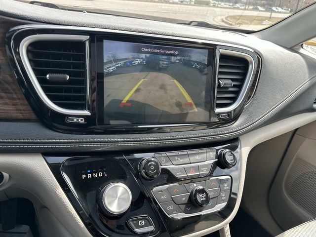 Used 2021 Chrysler Pacifica Limited AWD/4WD image 29