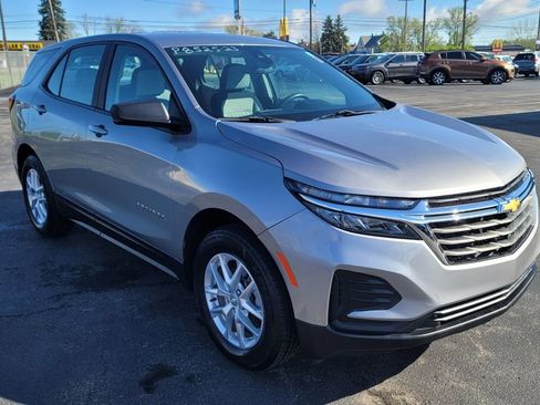 Used 2023 Chevrolet Equinox LS AWD/4WD image 16