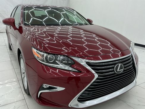 Used 2017 Lexus ES 350 w/ Premium Package FWD image 3