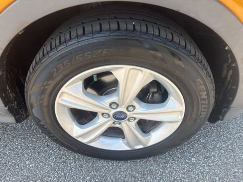 Used 2016 Ford Escape SE w/ Equipment Group 201A FWD image 12