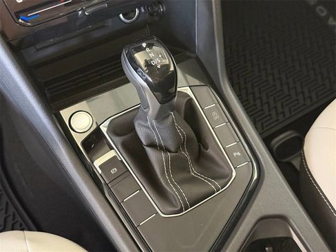 New 2026 Volkswagen Taos SE image 20