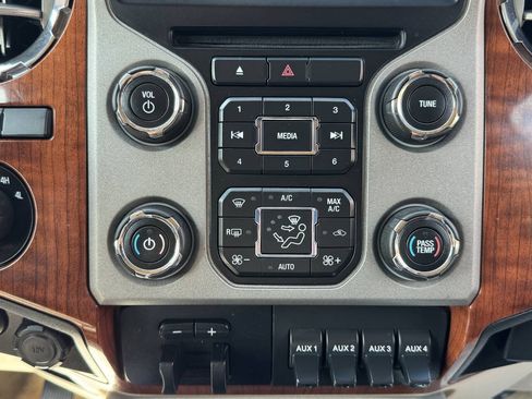 Used 2016 Ford F250 King Ranch w/ FX4 Off-Road Package AWD/4WD image 18