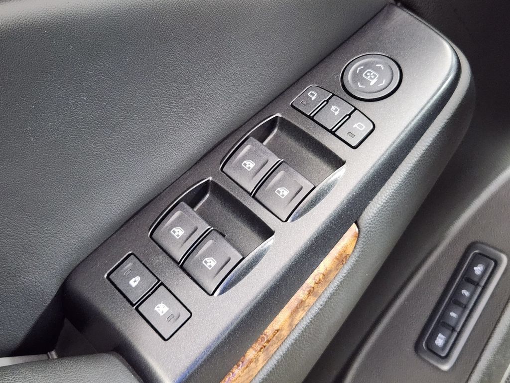 Used 2016 Chevrolet Suburban LTZ AWD/4WD image 18