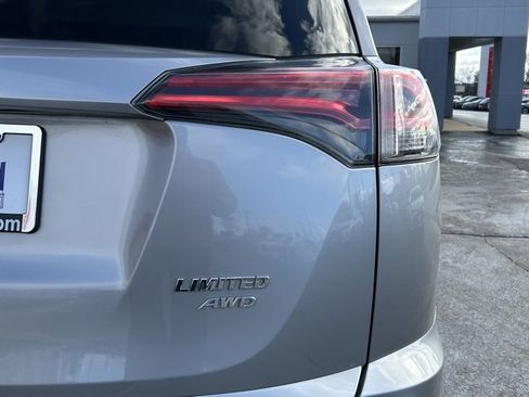 Used 2018 Toyota RAV4 Limited image 5