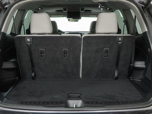 Used 2021 Honda Pilot Touring image 10