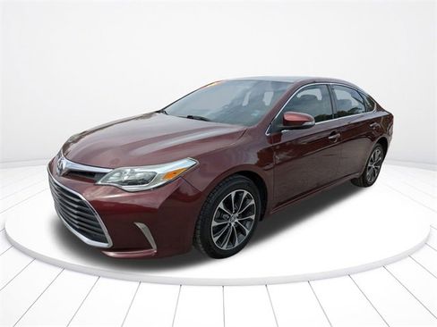 Used 2016 Toyota Avalon XLE image 8