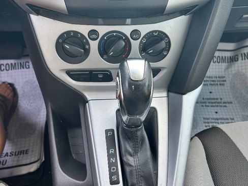 Used 2012 Ford Focus SE FWD image 11