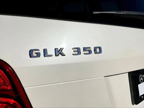 Used 2015 Mercedes-Benz GLK 350 4MATIC image 9